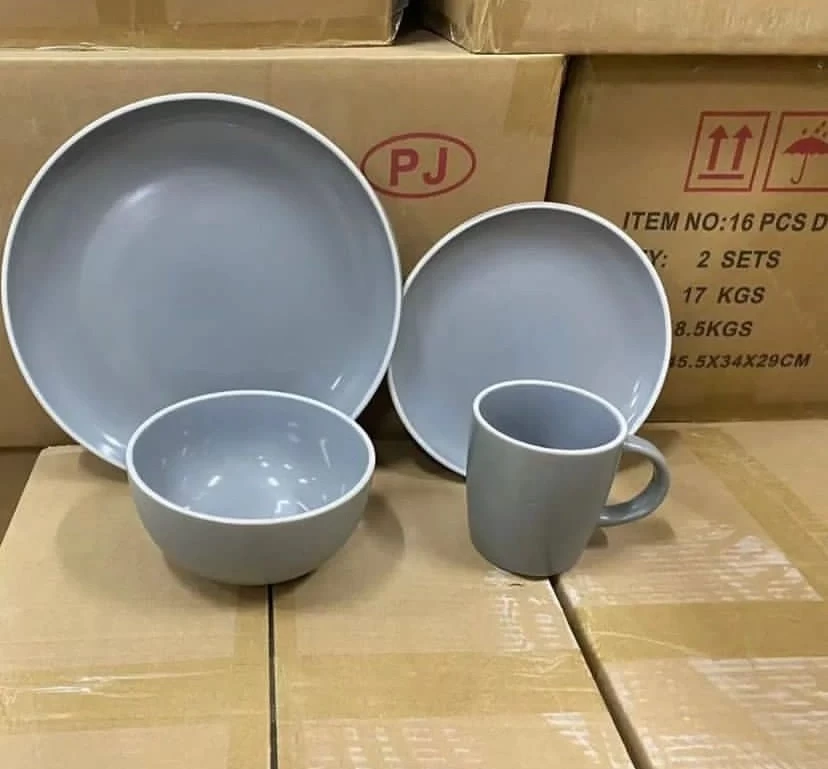 16-Piece Quality Ceramic Dinner Set – Elegant Plates & Bowls Set for Dining (Durable, Microwave & Dishwasher Safe Tableware)